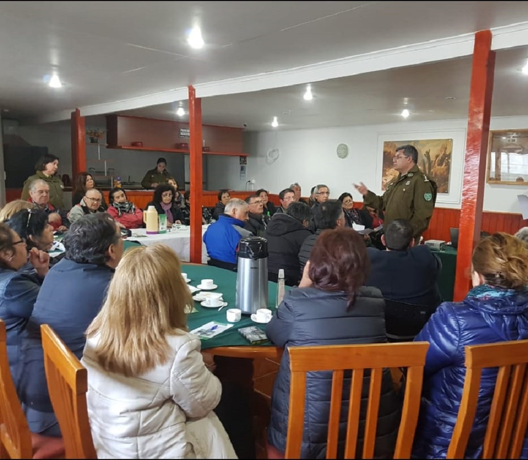 Prefecto de Carabineros se reunió con dirigentes de 30 Juntas de Vecinos de Punta Arenas