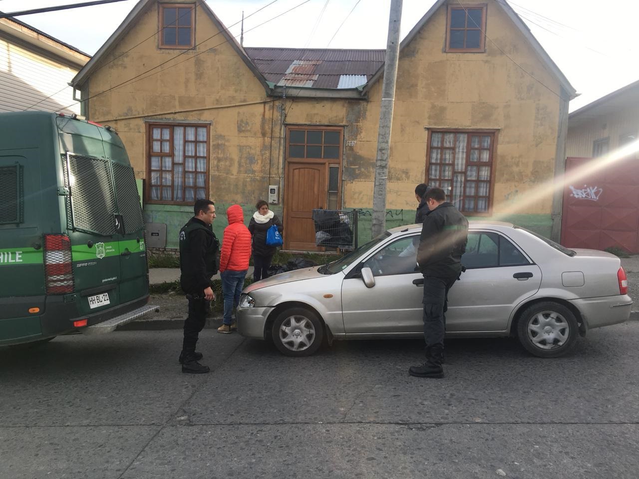 Conductor en estado de ebriedad y sin licencia atropelló a 2 personas en sector 18 de Septiembre de Punta Arenas
