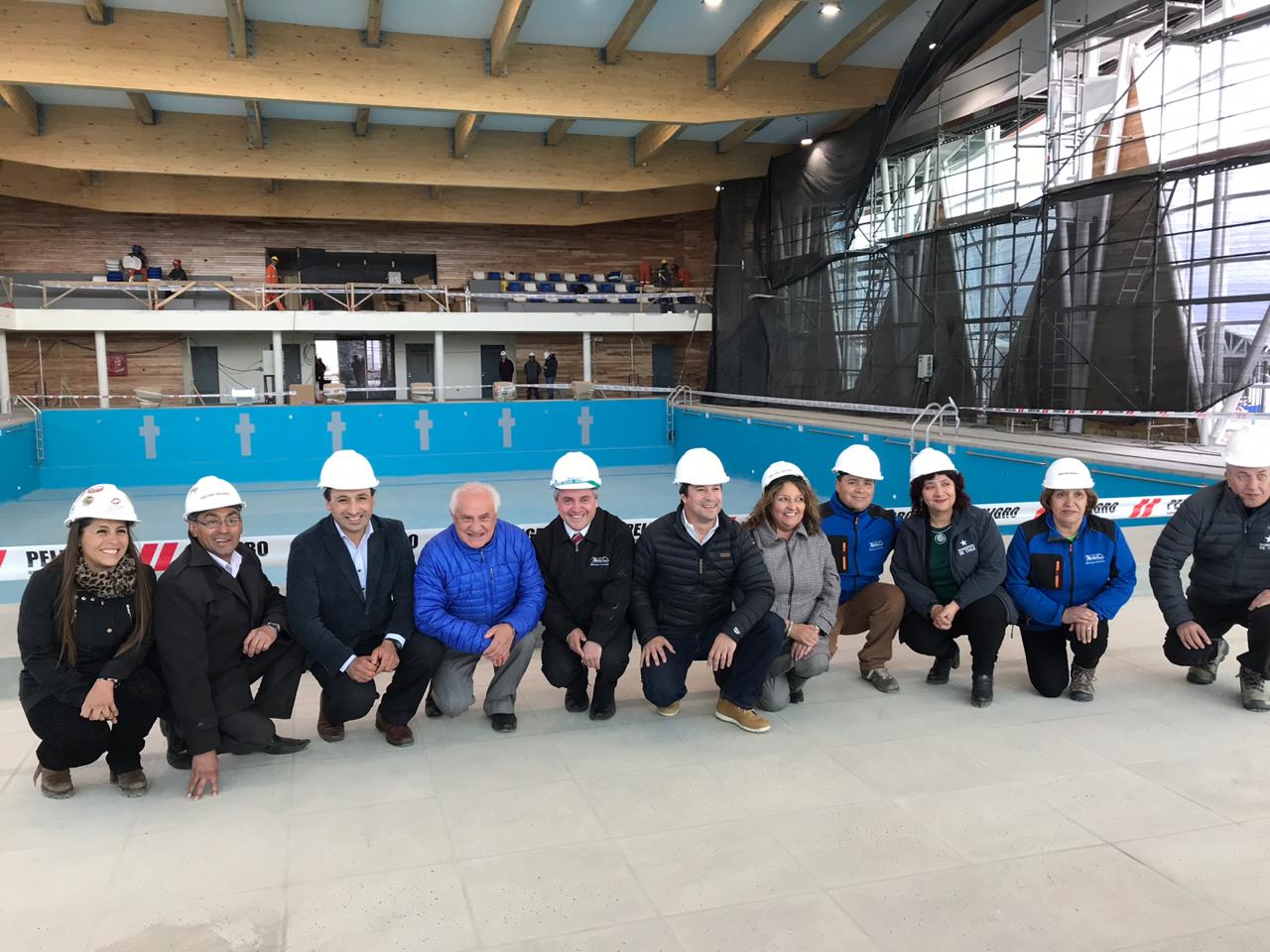 Subsecretario de Obras Públicas realizó visita inspectiva a obras de piscina temperada de Puerto Natales