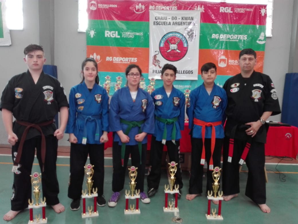 Escuela Kenpo Karate de Punta Arenas participó en el Torneo Anual de Artes Marciales en  Río Gallegos