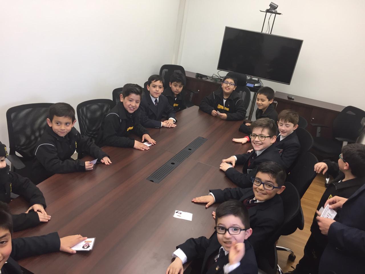 Dirección Regional de Magallanes de la Superintendencia de Educación, recibe saludo de alumnos del Primer Ciclo Básico del Liceo San José