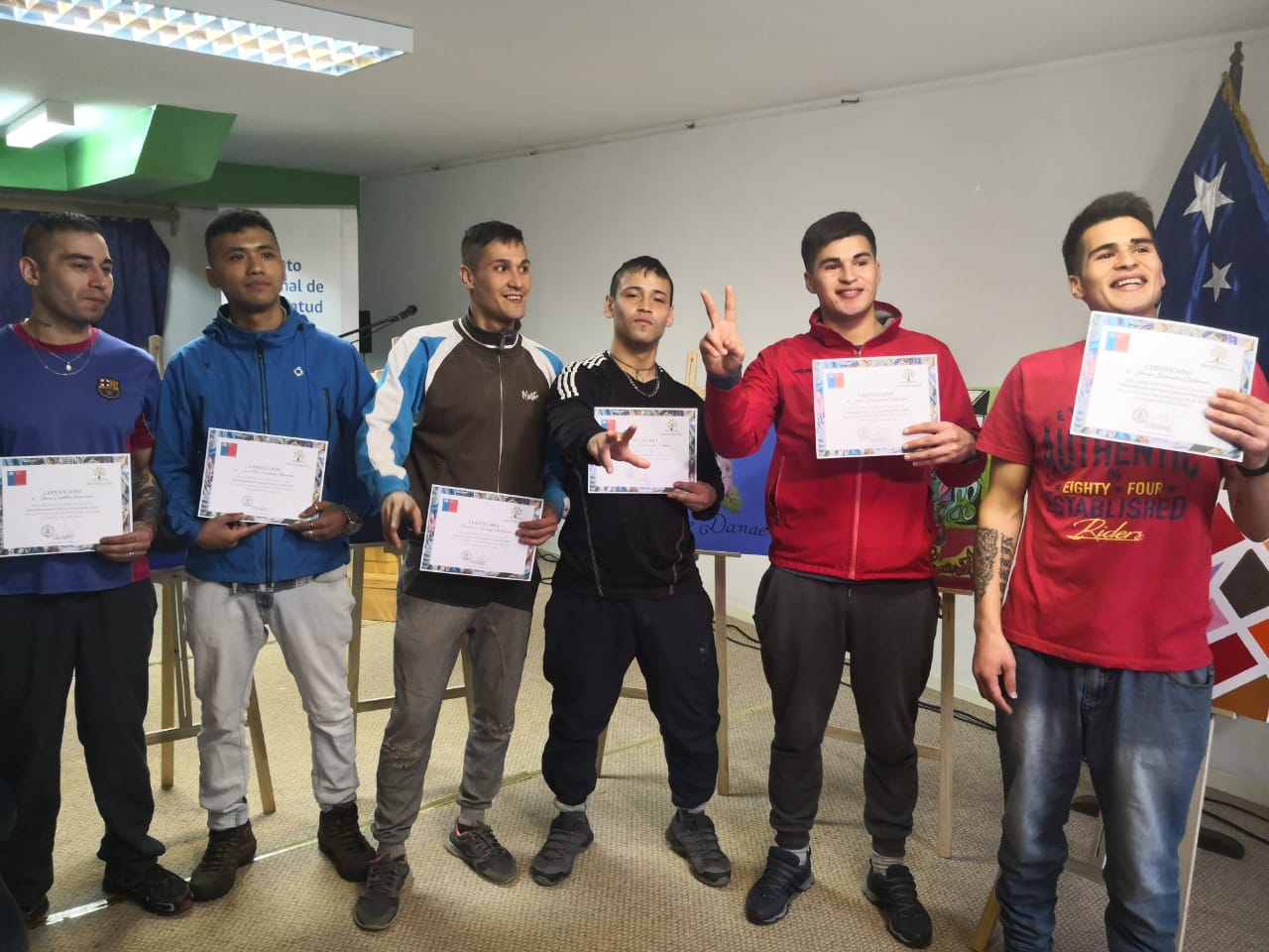 Jóvenes privados de libertad esperanzados participan en talleres culturales financiados por INJUV