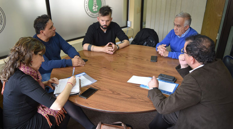 Diputado Gabriel Boric compartió inquietud sobre la Empresa Nacional del Petróleo con dirigentes gremiales de la estatal