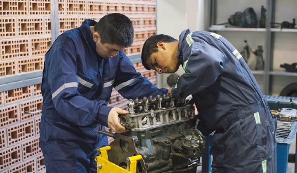 Plataforma «A un click de tu práctica» del MINEDUC contribuirá a potenciar la educación técnico – profesional