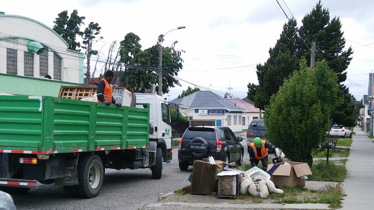 200 metros cúbicos de escombros fueron retirados del Barrio Croata por personal municipal
