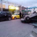 Colisión y volcamiento se produjo esta madrugada en Mejicana entre Chiloé y Bories, en pleno centro de Punta Arenas