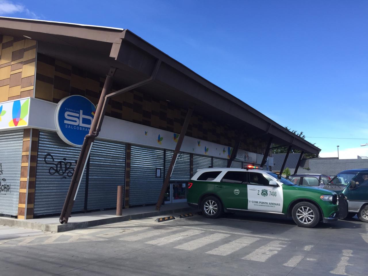 Robo en local de Farmacia Salcobrand en avenida España