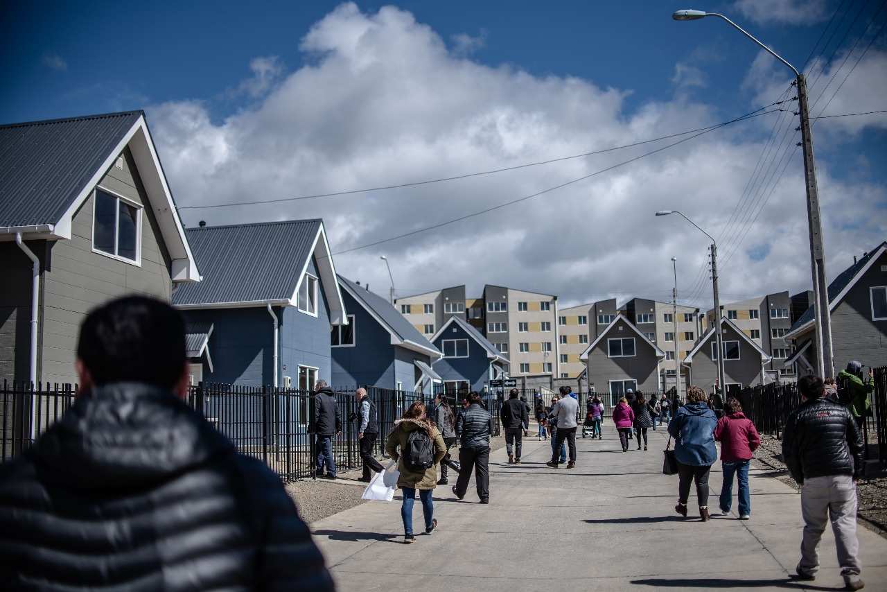 Minvu entregó llaves de sus casas a 40 familias de Punta Arenas que postularon al Fondo Solidario de Elección de Vivienda