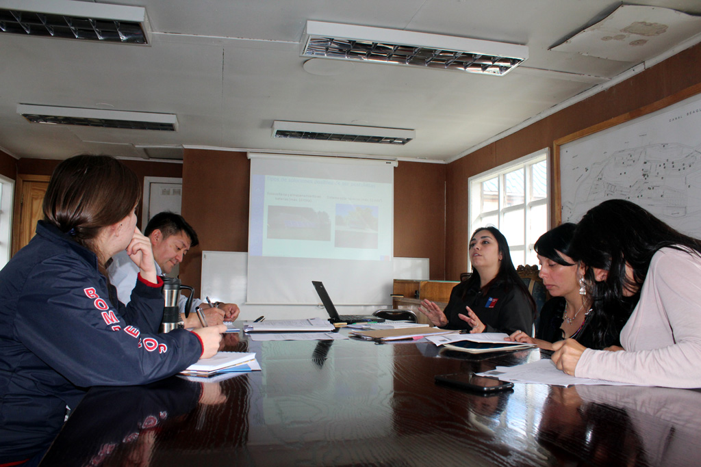 Cuerpo de Bomberos de Puerto Williams conoció bases del Fondo de Acceso a la Energía FAE 2018-2019