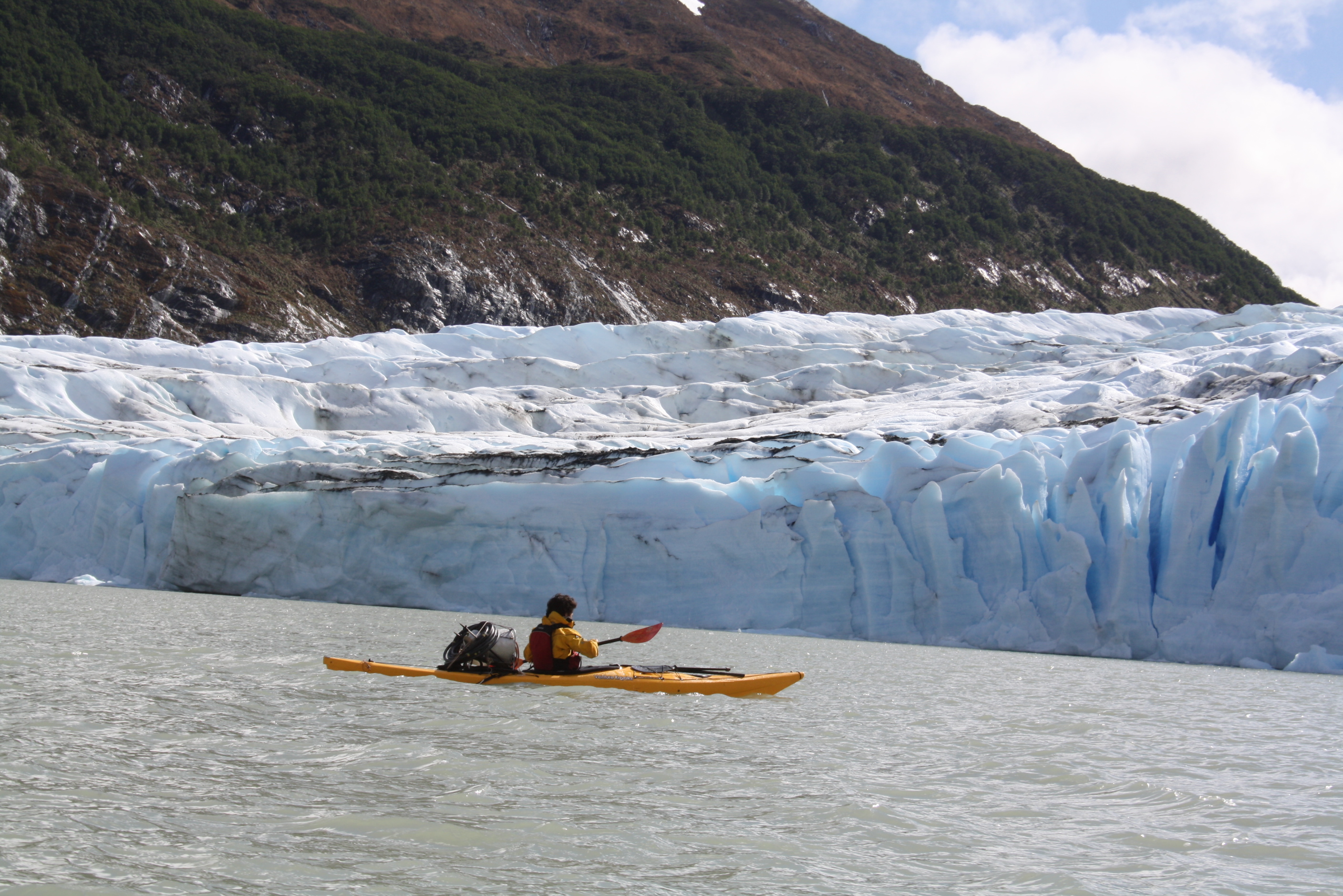 CEQUA encabeza monitoreos glaciológicos que permiten abordar efectos del cambio climático