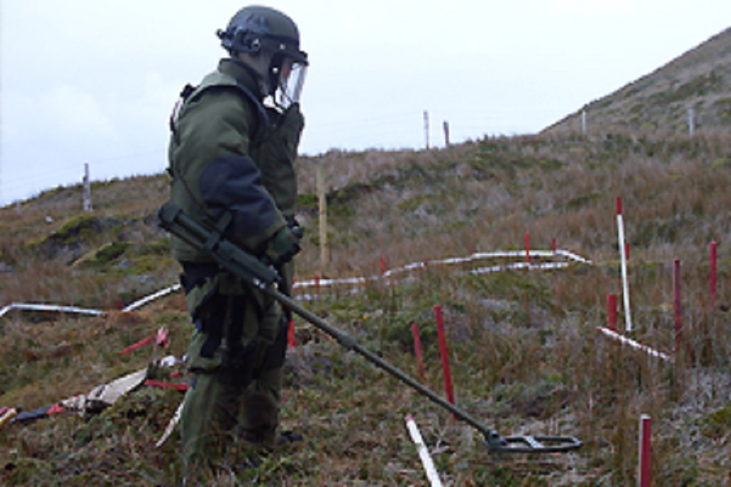 En el extremo austral de Chile, la Armada continúa su labor de desminado