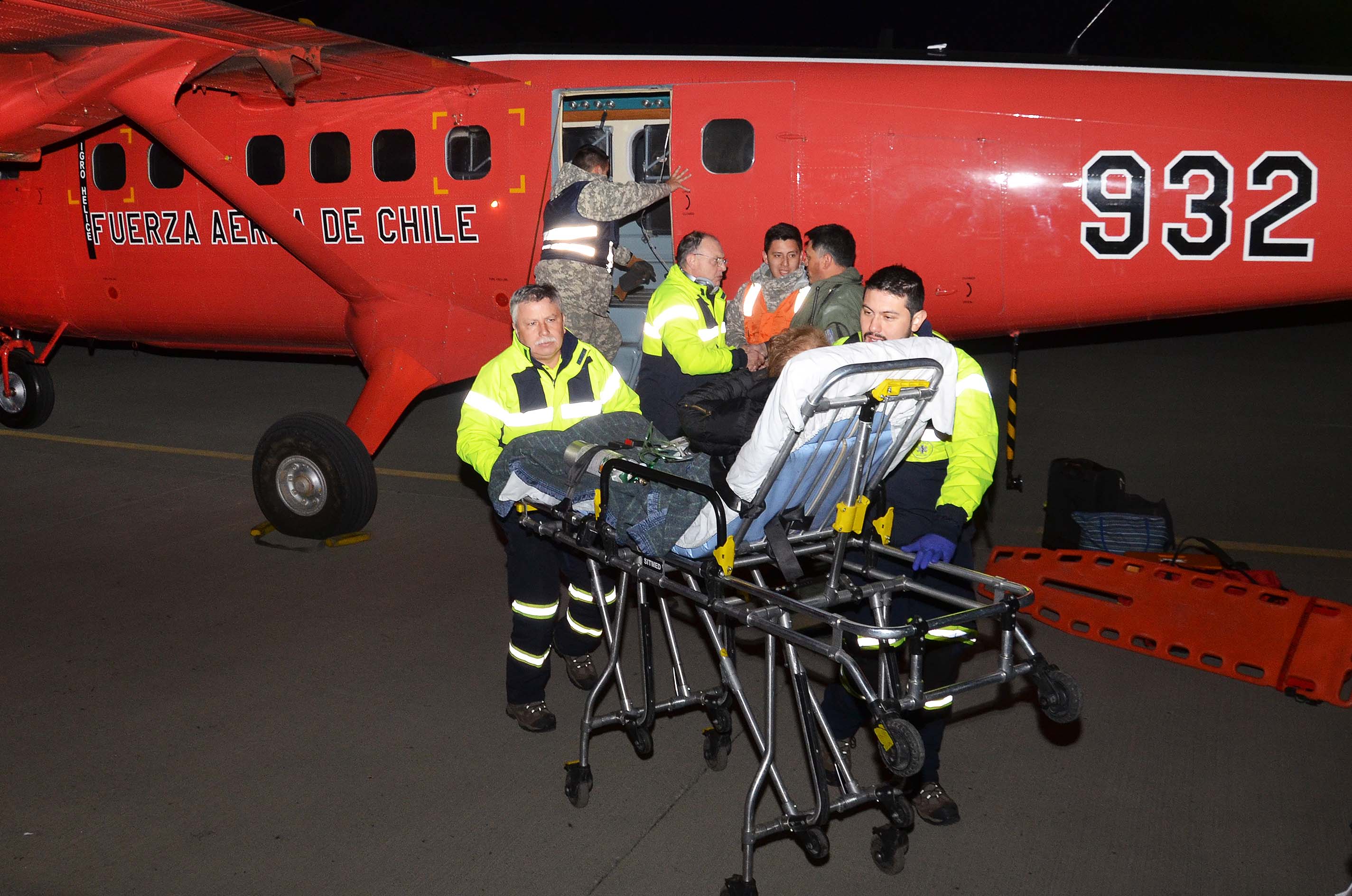 Fuerza Aérea de Chile realizó  aeroevacuación de mujer de 88 años quién requería atención médica de urgencia en Punta Arenas
