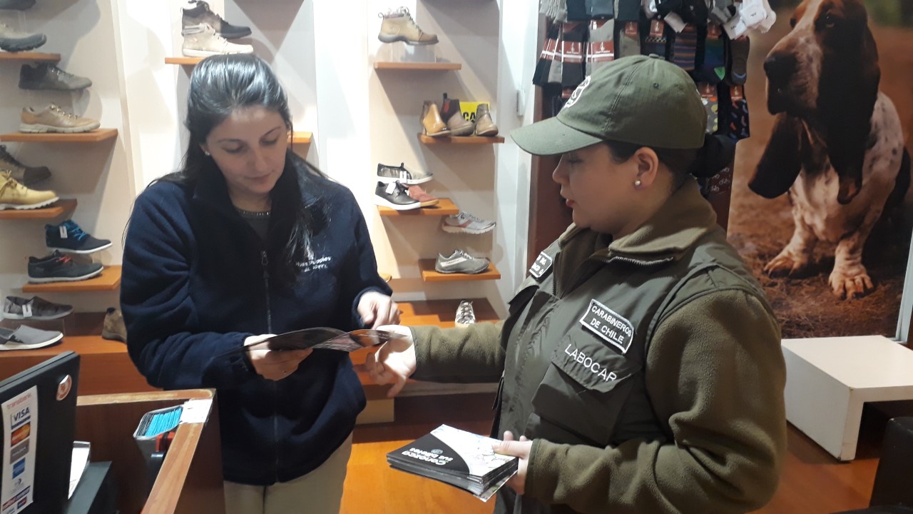 Carabineros de Punta Arenas refuerza campaña de prevención ante el delito de falsificación de billetes