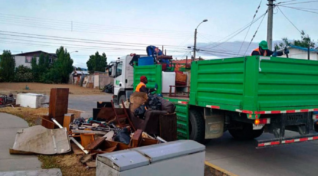 Retiro de 250 metros cúbicos de escombros en el sector Playa Norte de Punta Arenas benefició a 300 hogares