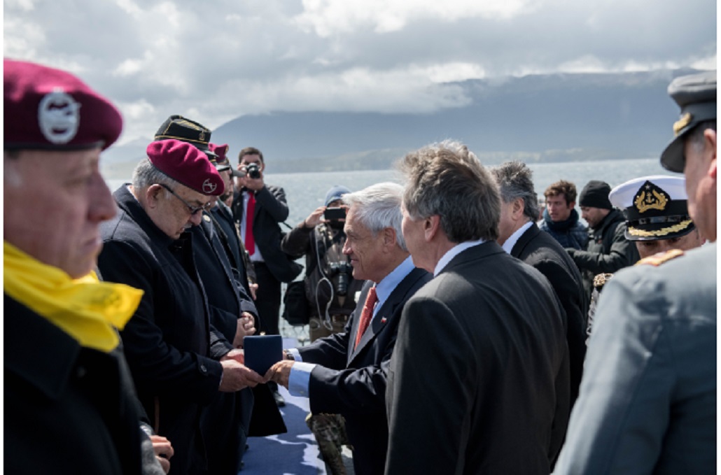 Presidente Piñera rinde homenaje a veteranos en Puerto Williams por conmemoración de los 40 años del conflicto del Beagle y Acta de Montevideo de no uso de fuerza por parte de Chile y Argentina