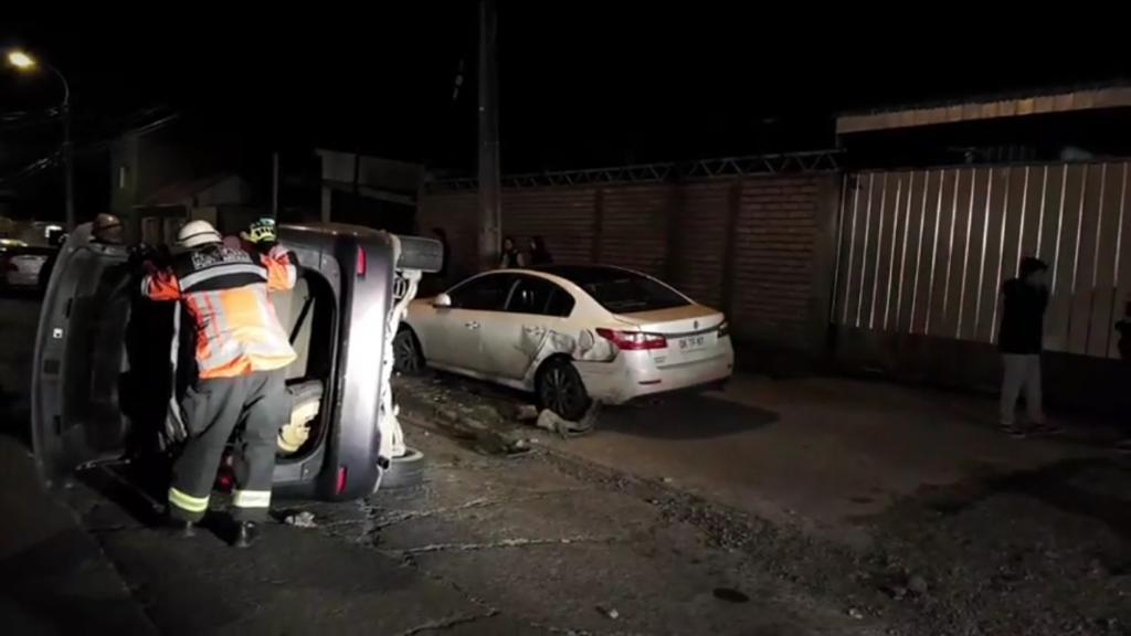 Un conductor chocó y volcó en General del Canto y Covadonga y se dio a la fuga