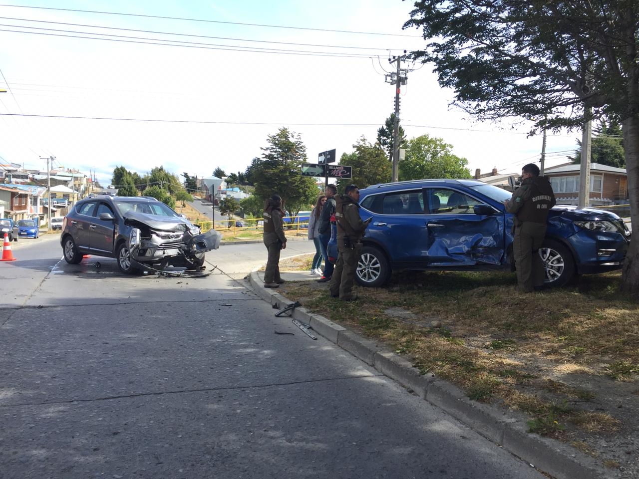 Turistas brasileños protagonizan colisión en sector sur de Punta Arenas