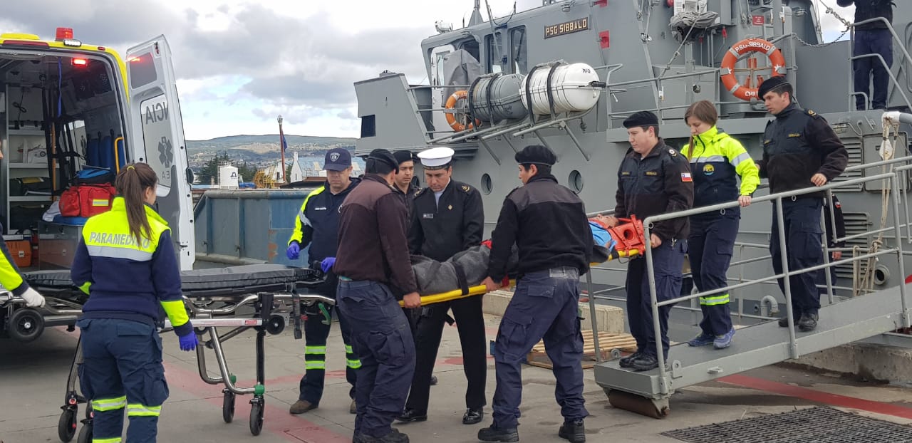 III Zona Naval rescata a un pescador accidentado en las faenas de la luga