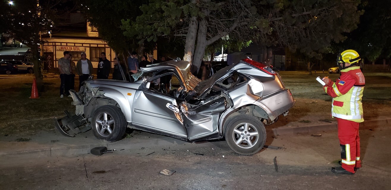 Dos lesionados fue el saldo de una colisión esta madrugada en Punta Arenas