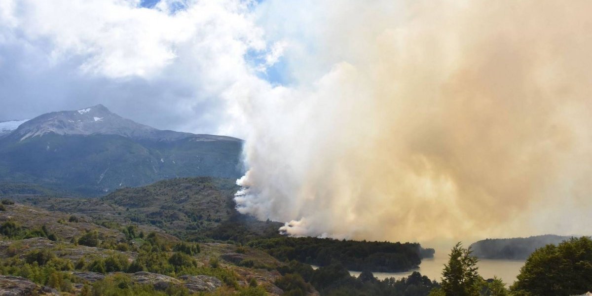 Más de 15 mil hectáreas arrasadas por el fuego en la vecina región de Aysén