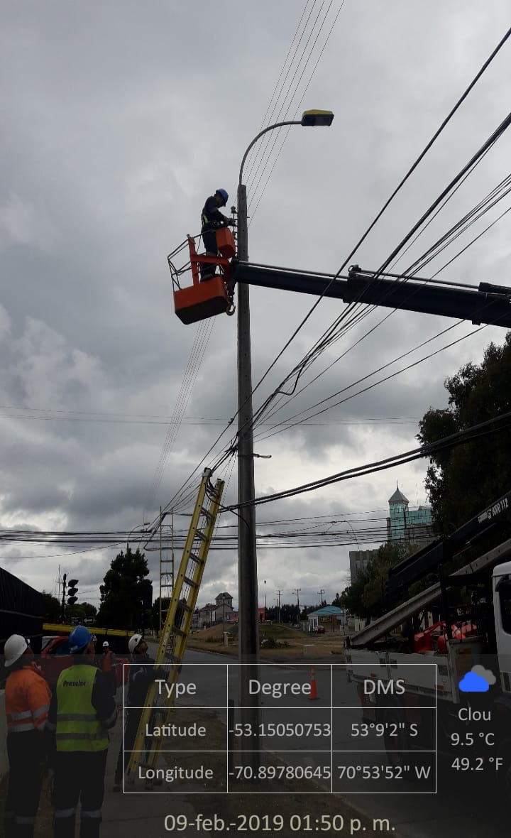 Corte de suministro eléctrico debido a choque en un poste de alumbrado en avenida Bulnes de Punta Arenas