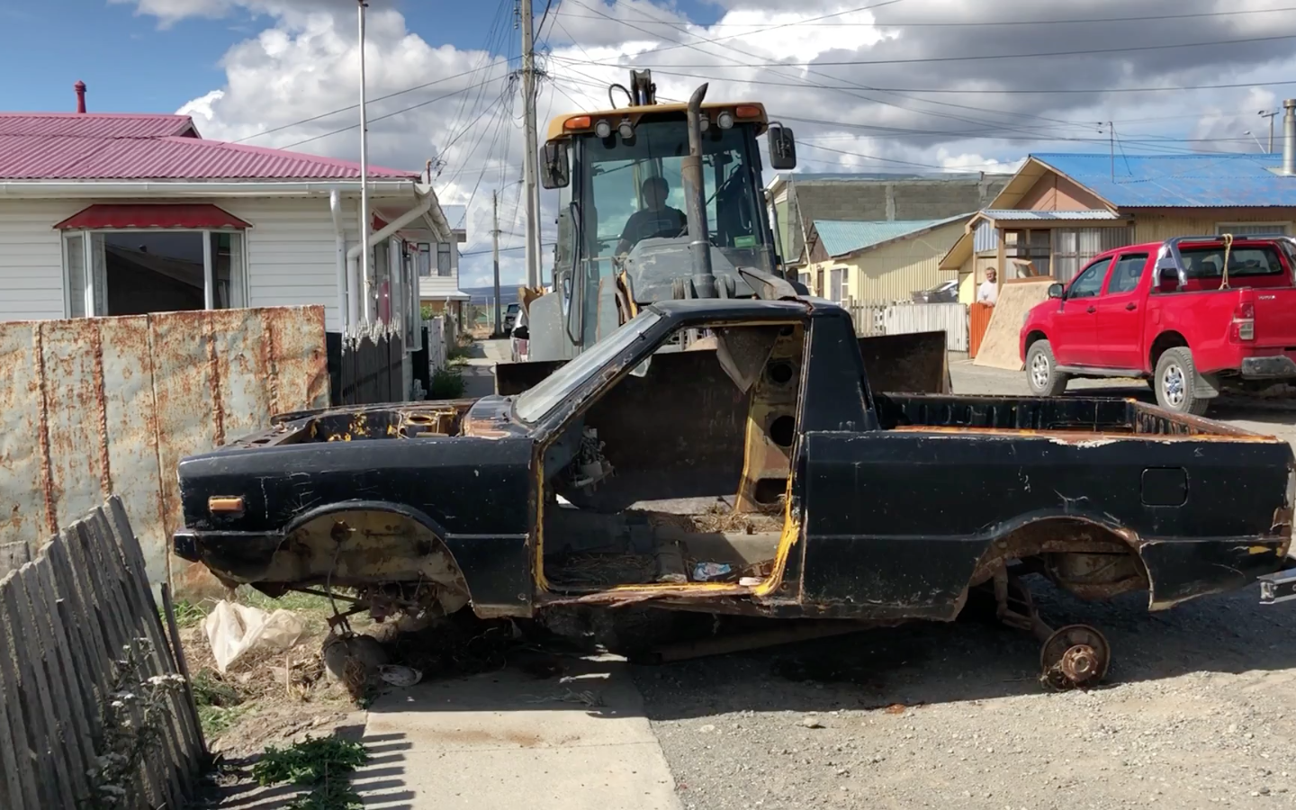 Chatarras recogidas por la Municipalidad de Porvenir serán compactadas y enviadas al norte del país