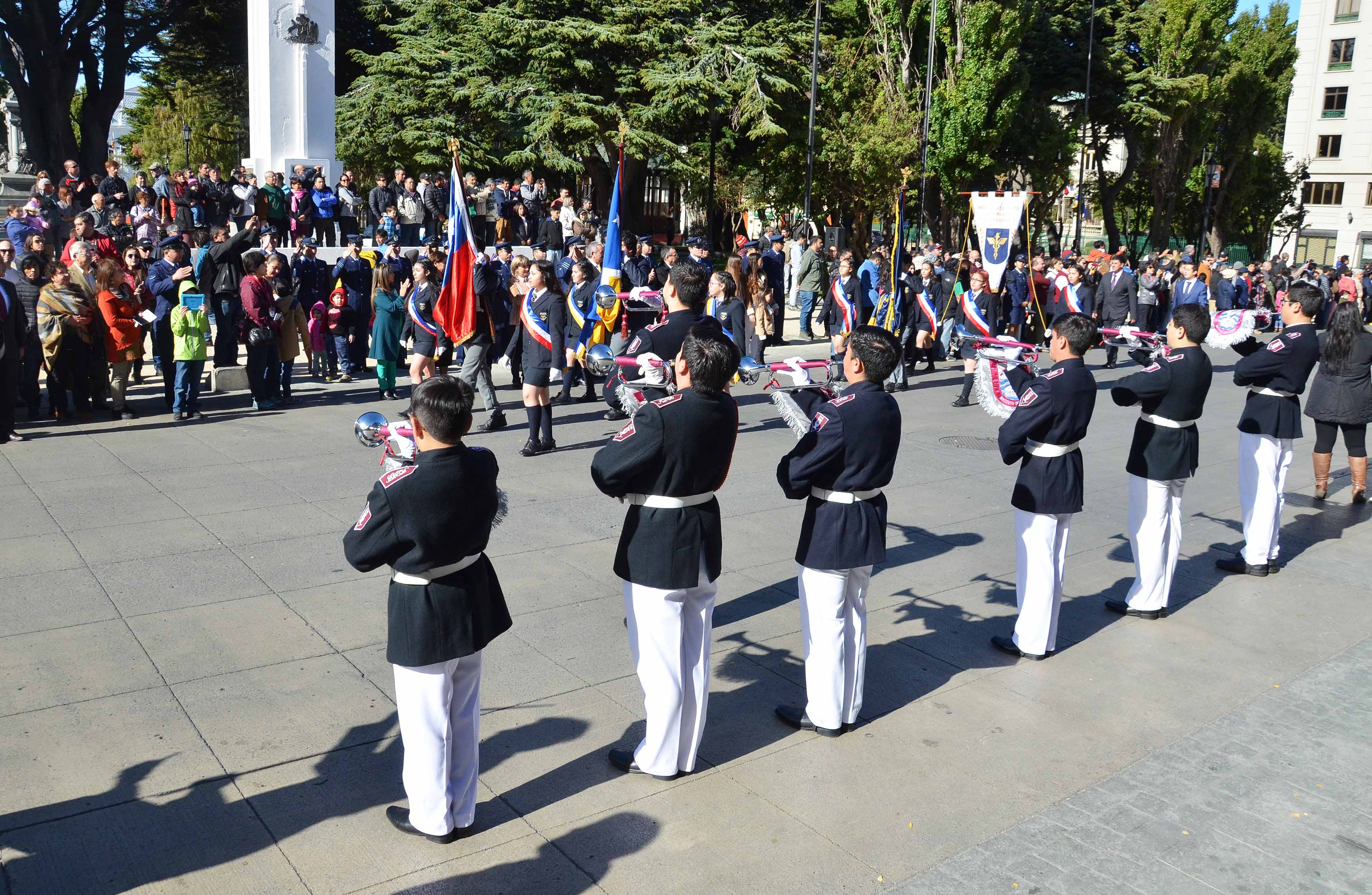 Establecimientos de Enseñanza Media de Punta Arenas rindieron homenaje a la Fuerza Aérea de Chile en su 89° aniversario