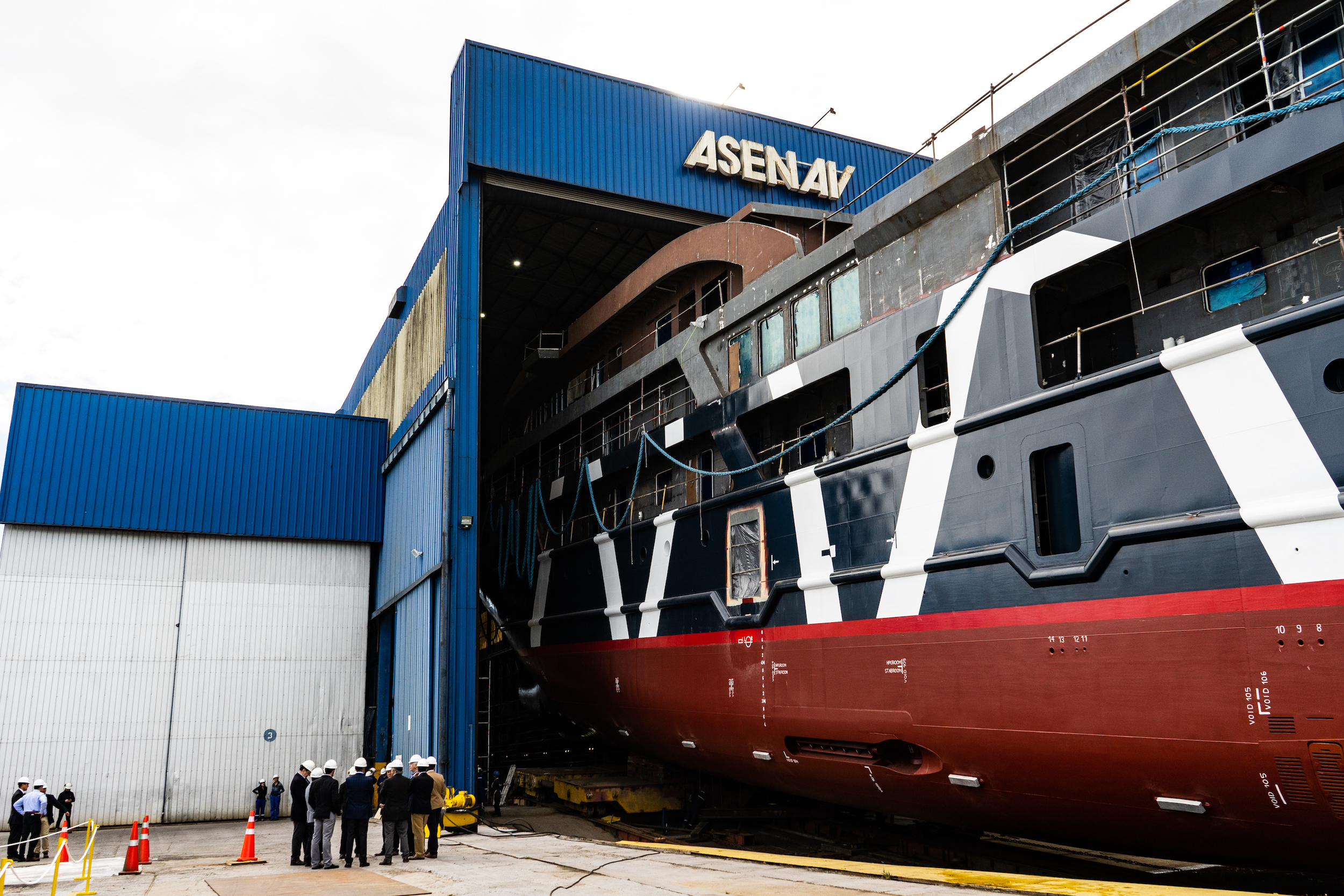 En Valdivia lanzan Magellan Explorer, barco que se suma a la flota de Antarctica21 y que promoverá el turismo en Chile y Magallanes
