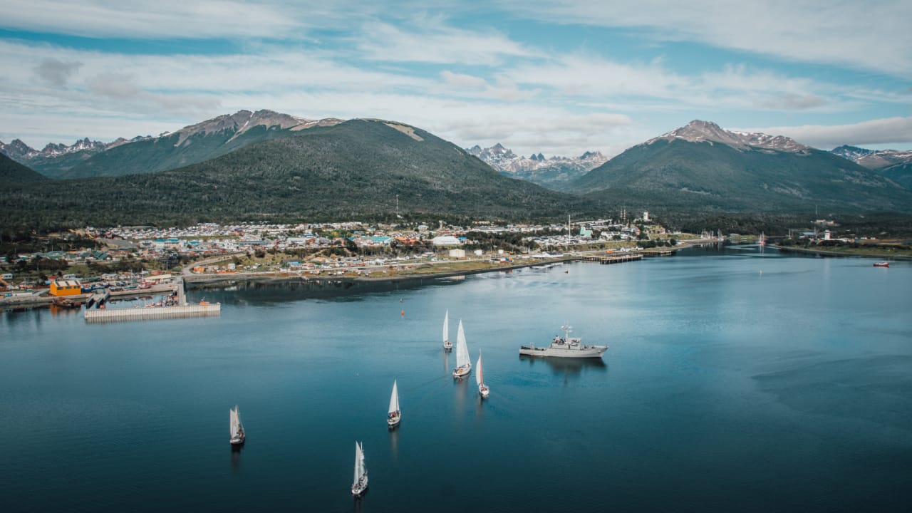 Siete veleros inician en Puerto Williams primera regata internacional para circunnavegar el Cabo de Hornos