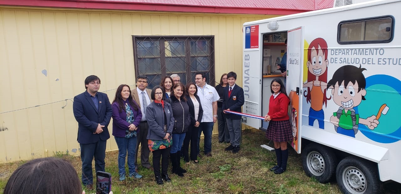 Seremi de Educación (S) y Junaeb inauguran módulo dental móvil para Porvenir