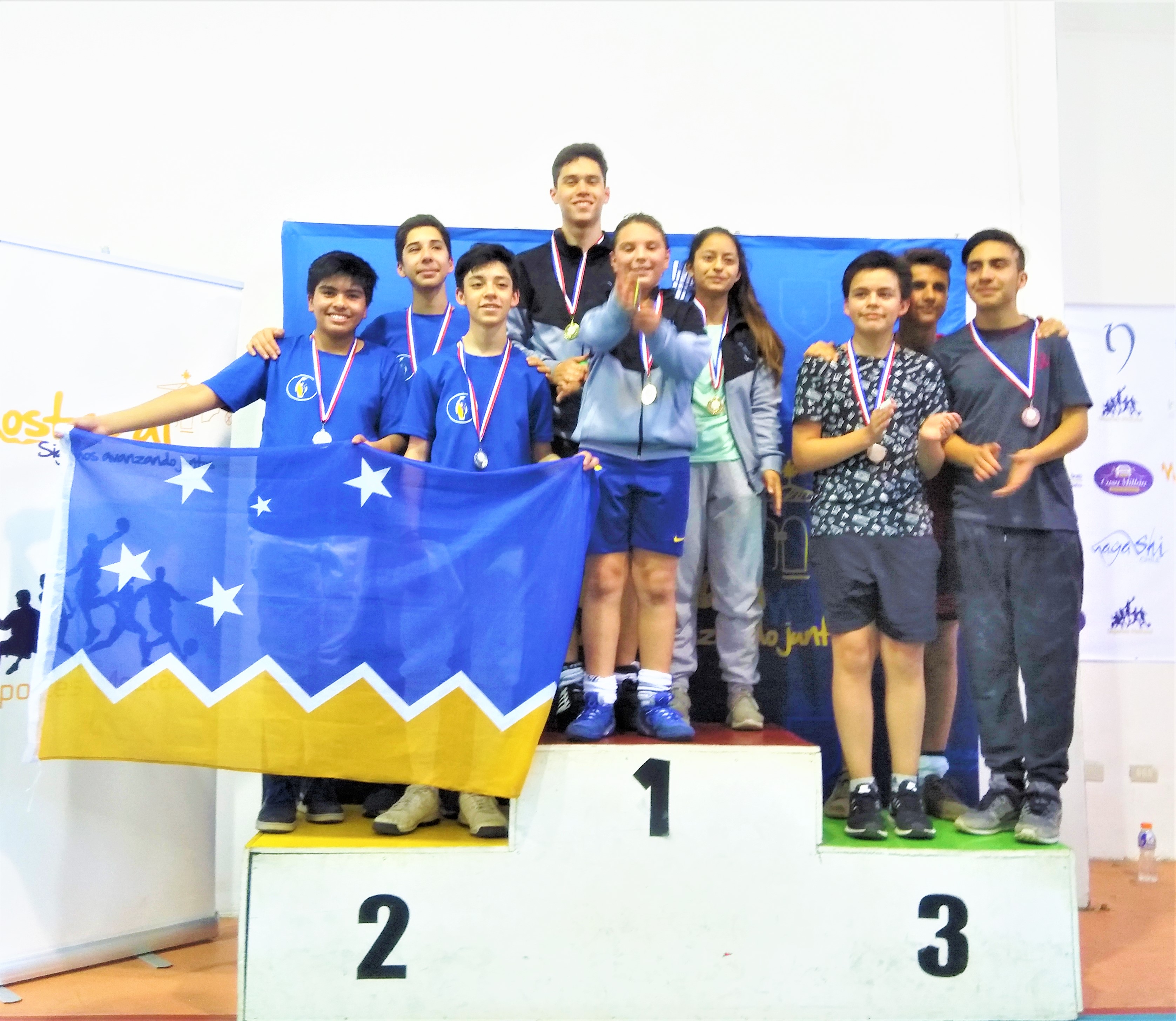 Niños esgrimistas magallánicos del Club Deportivo Esgrima Punta Arenas, participan en 1er torneo nacional de esgrima del 2019 en San Francisco de Mostazal