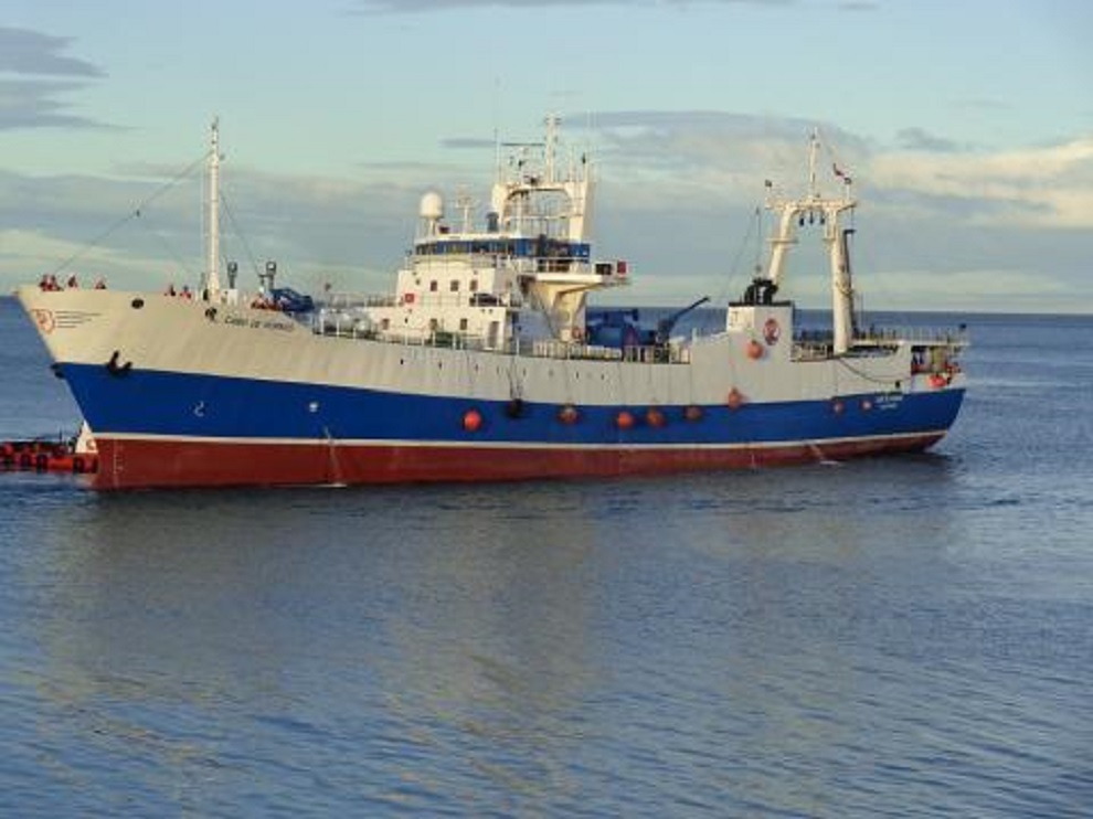 Un incendio afectó al buque pesquero «Cabo de Hornos» en el muelle Arturo Prat de Punta Arenas