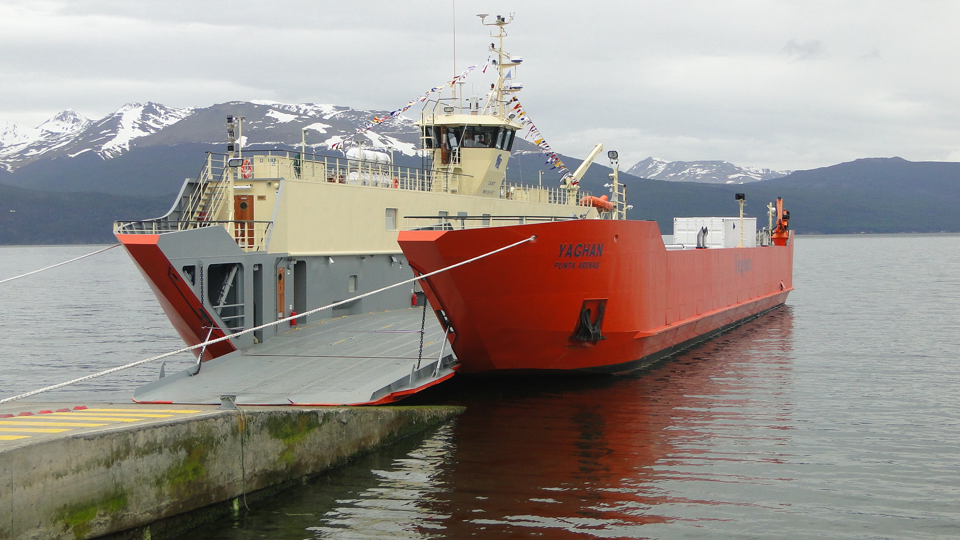 Mientras TABSA espera reactivar los traslados con el ferry Pathagon, los viajes a Porvenir continúan con las operaciones de la Yaghan: solución parche puesto que el jueves deben cubrir la demanda de pasajeros a Puerto Williams