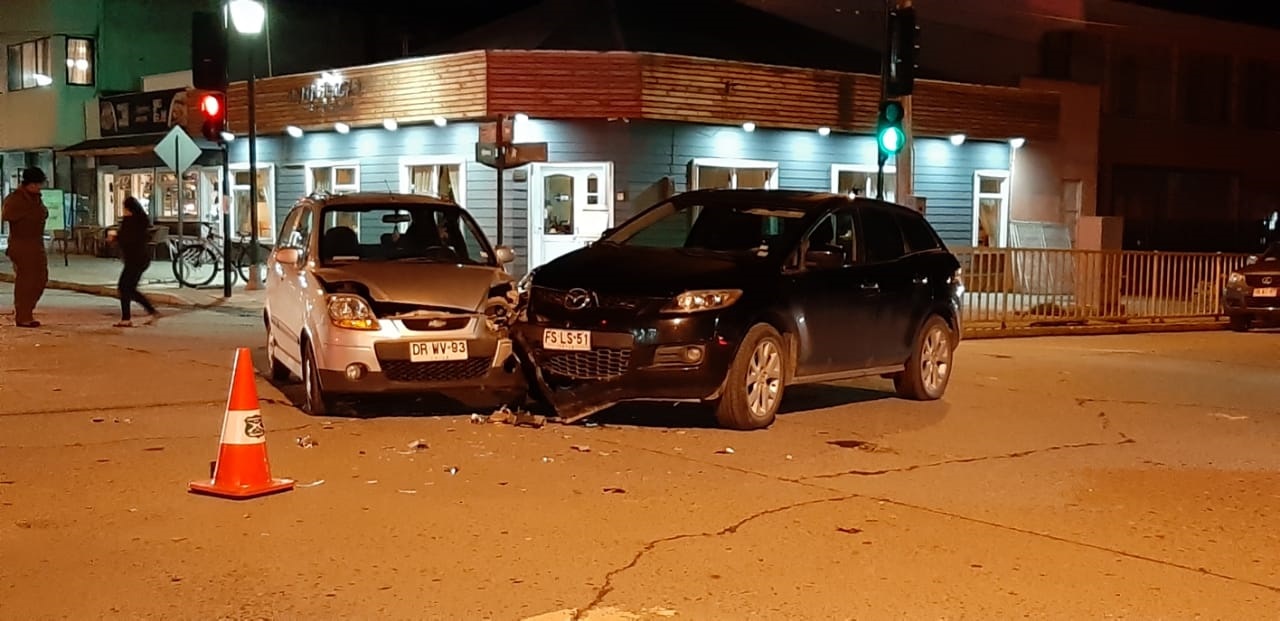 Una persona lesionada en choque vehicular en el centro de Puerto Natales