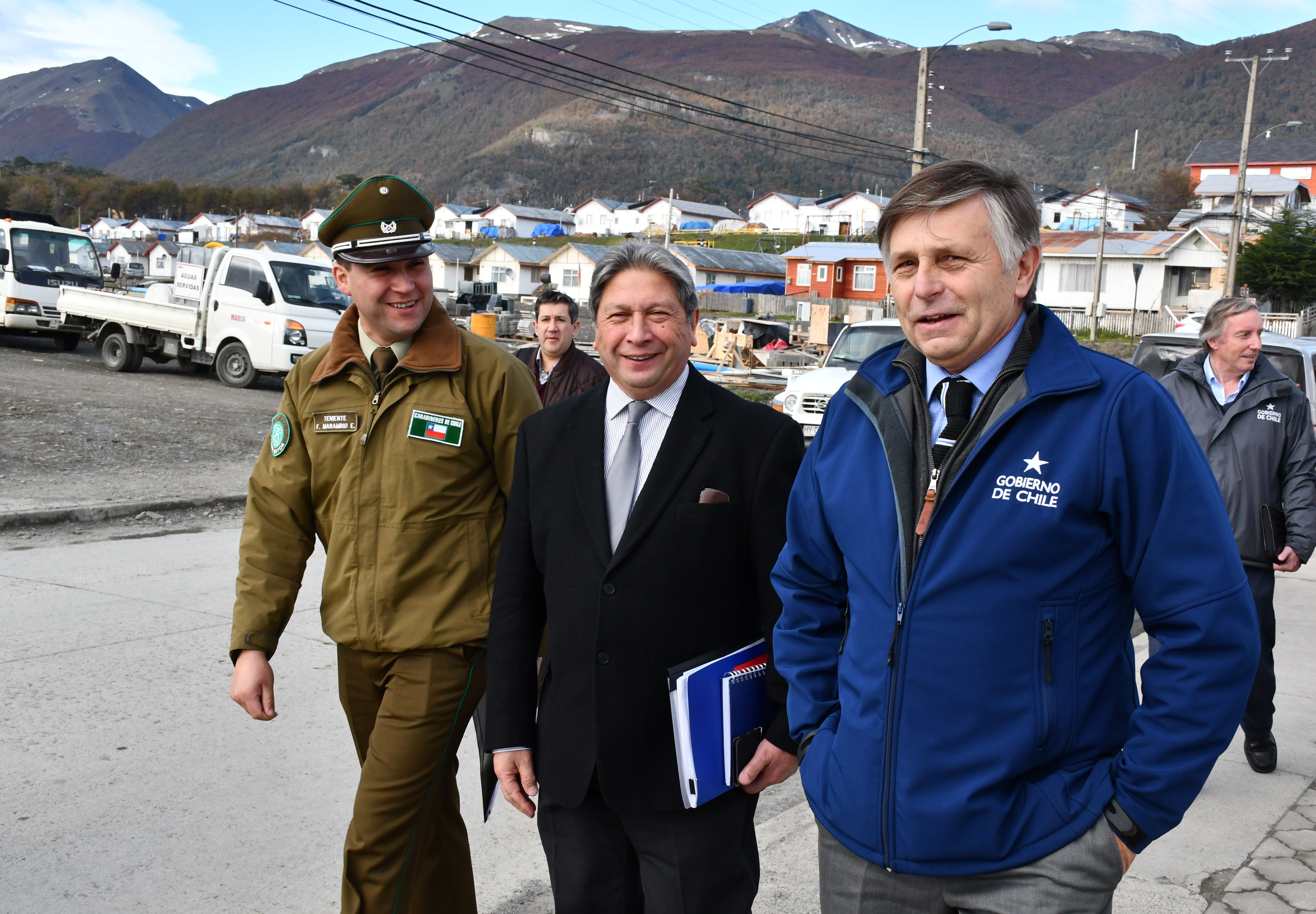 Intendente Regional visitó la provincia Antártica y se reunió con agrupaciones de vecinos de Puerto Williams