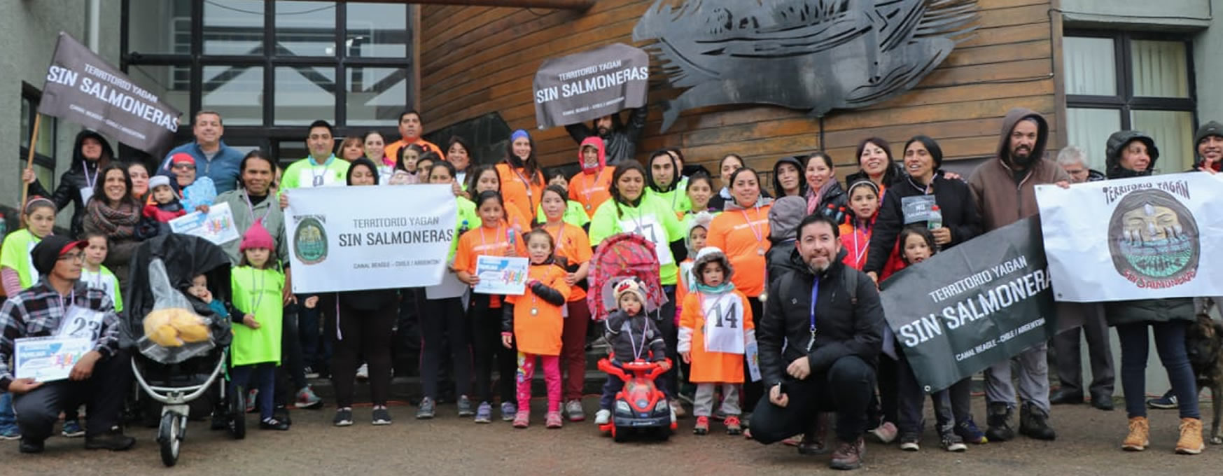 Masiva participación en Corrida Familiar «NO a las Salmoneras» en Puerto Williams