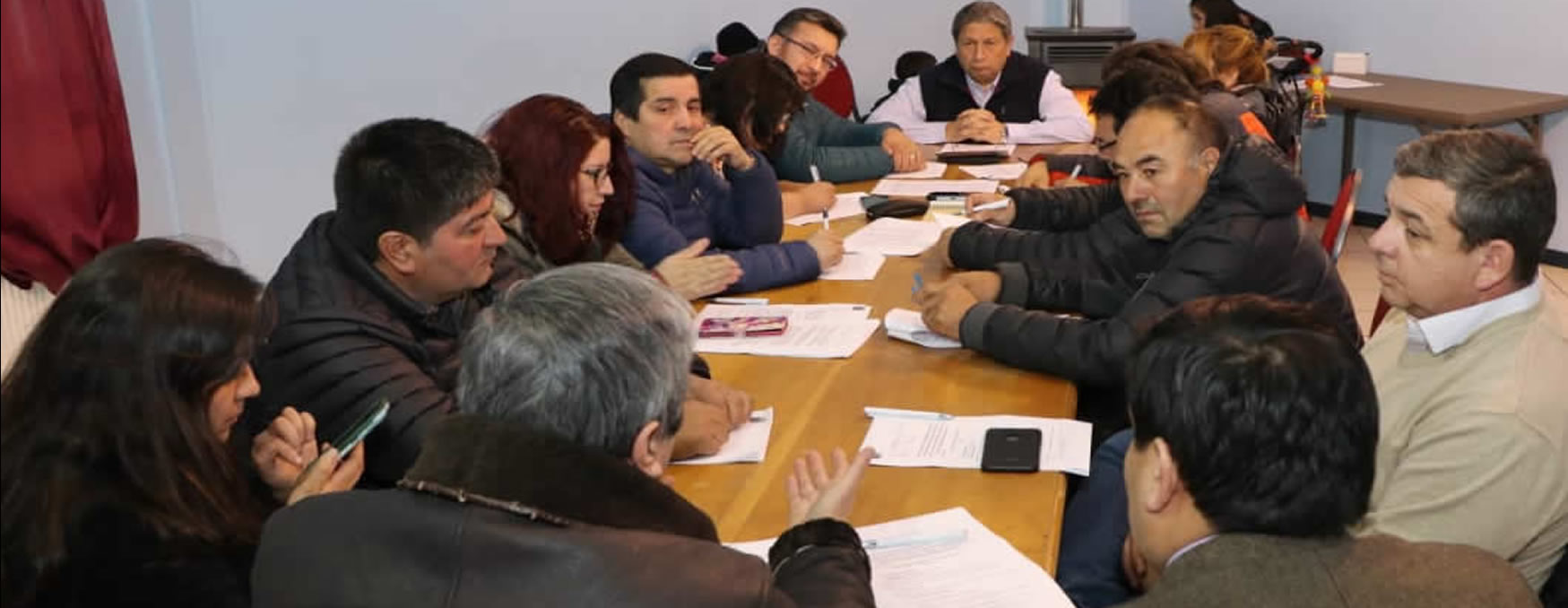 Municipalidad de Cabo de Hornos consulta a la ciudadanía de Puerto Williams sobre subsidios al transporte marítimo