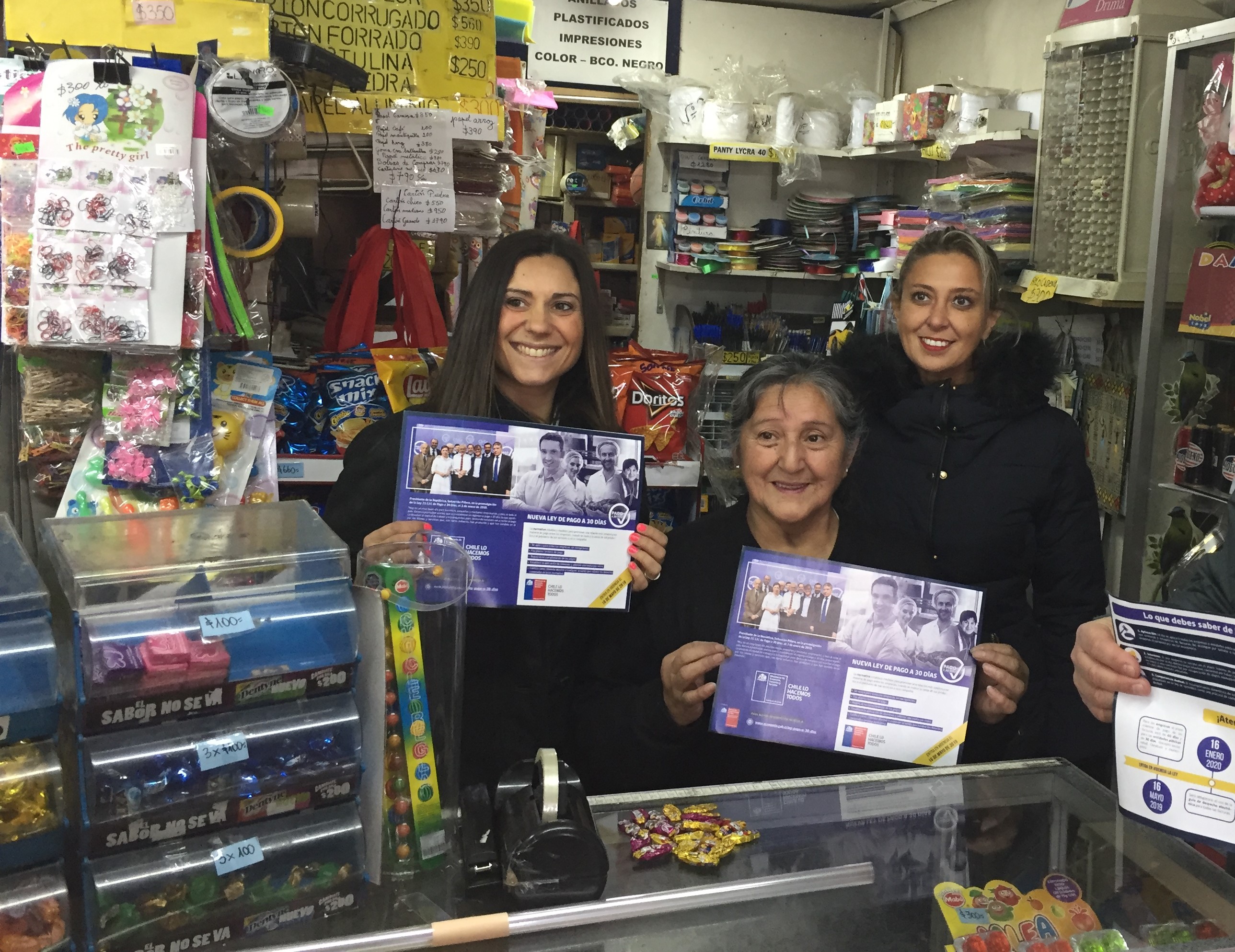 Seremi de Economía visita Barrio Comercial 18 de Septiembre de Punta Arenas, para difundir beneficios de la Ley de Pago a 30 días