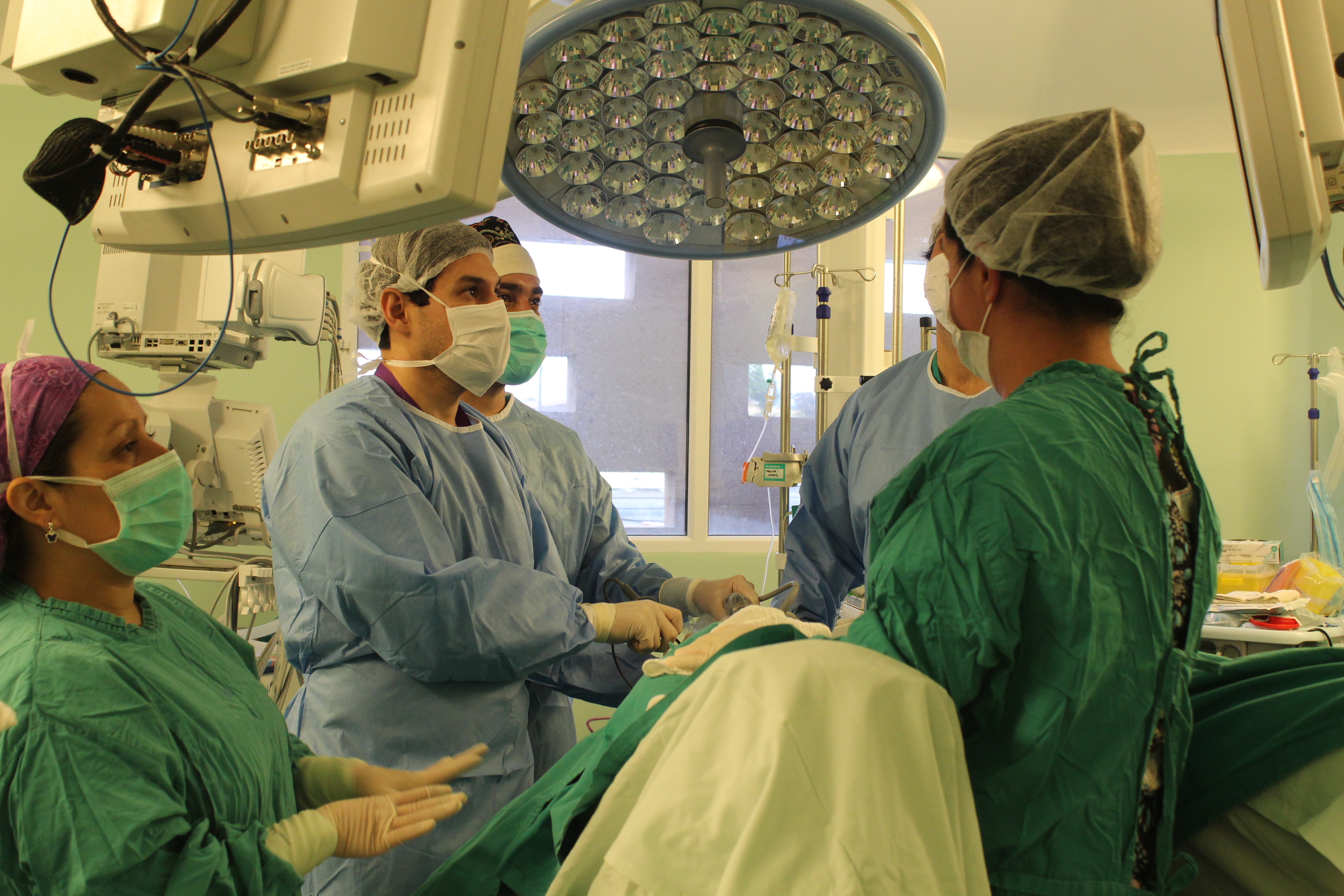 Exitosa cirugía de reconstrucción de recto vía laparoscópica se efectuó en el Hospital Clínico de Magallanes