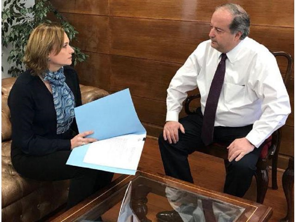 Senadora Goic aboga por la reconversión laboral de trabajadores de las minas de carbón de Magallanes