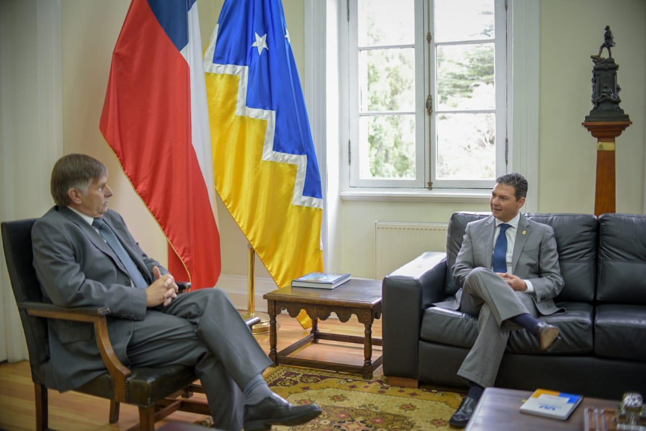 Fiscal Regional Eugenio Campos se reunió con Intendente Regional José Fernández en visita protocolar
