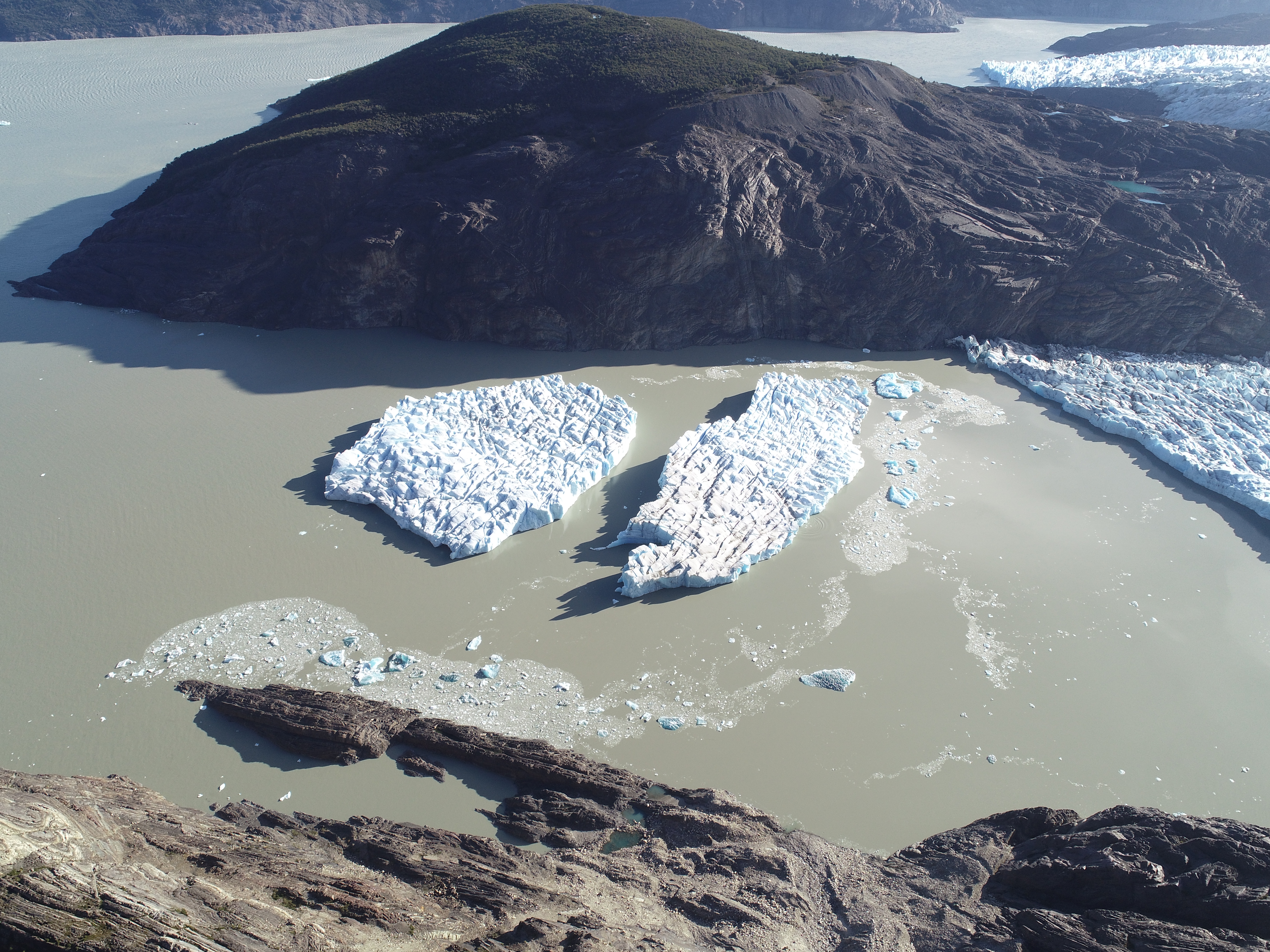 Especialistas de CEQUA, UMAG e INACH advierten sobre el retroceso de los glaciares patagónicos