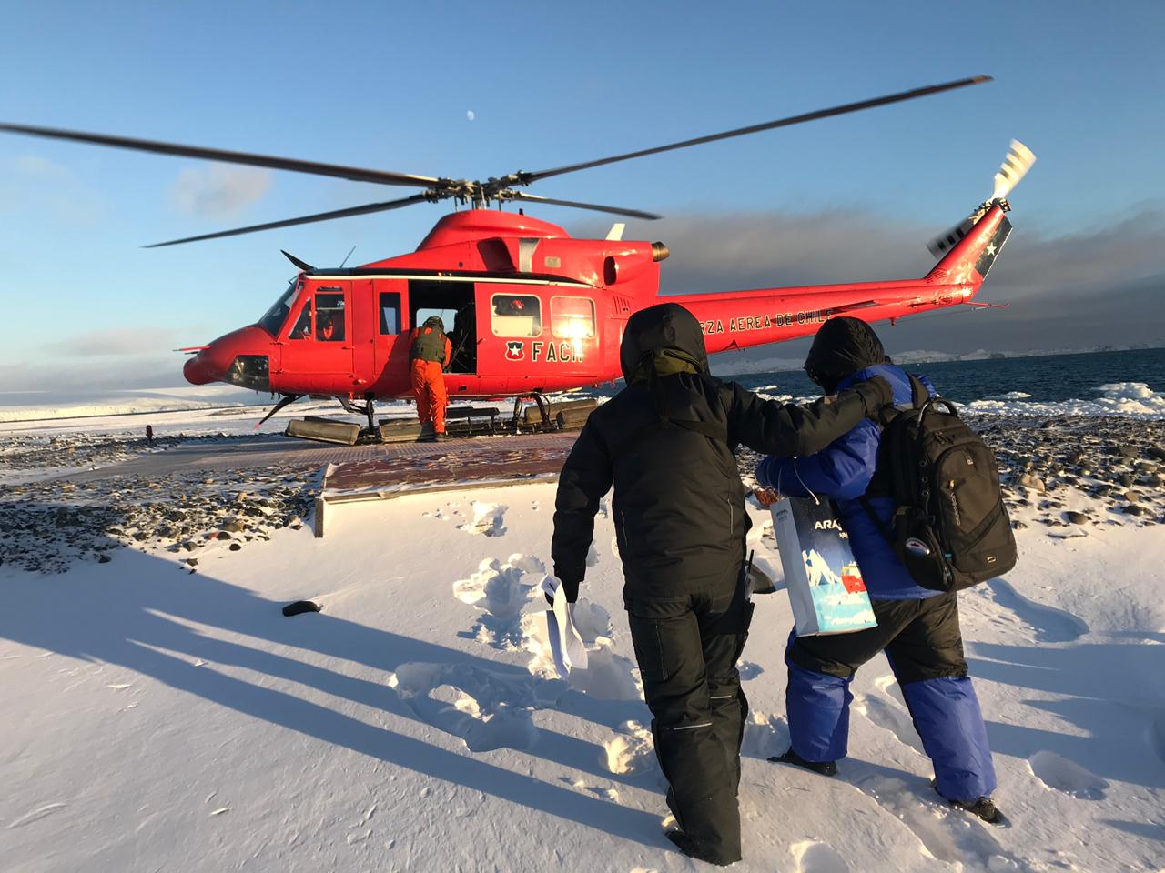 Base aérea Antártica Presidente Frei de la FACH efectuó aeroevacuación de un joven indonesio que requería urgente traslado a Punta Arenas