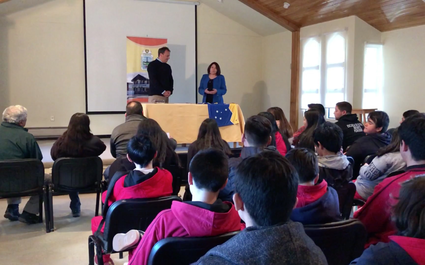 Municipalidad de Porvenir firma convenio de colaboración con el club deportivo Magallanes