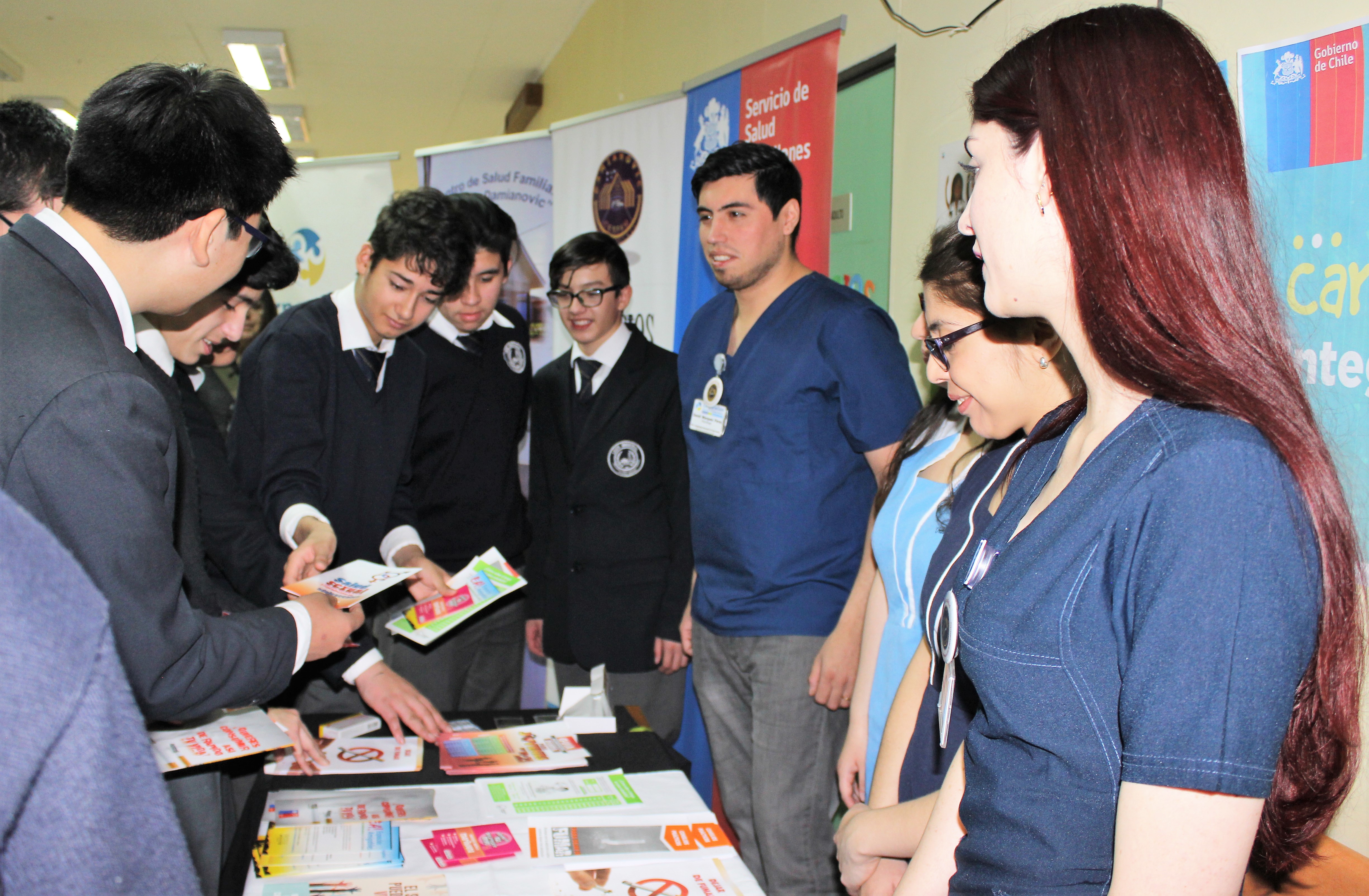 Carnet Adolescente fortalece estrategia de espacios amigables de salud en Magallanes