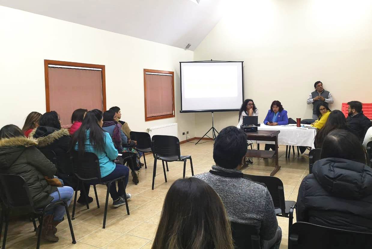 Gobernadora de Última Esperanza y Director Regional del Serviu informaron avances de proyectos habitacionales a agrupaciones de vivienda