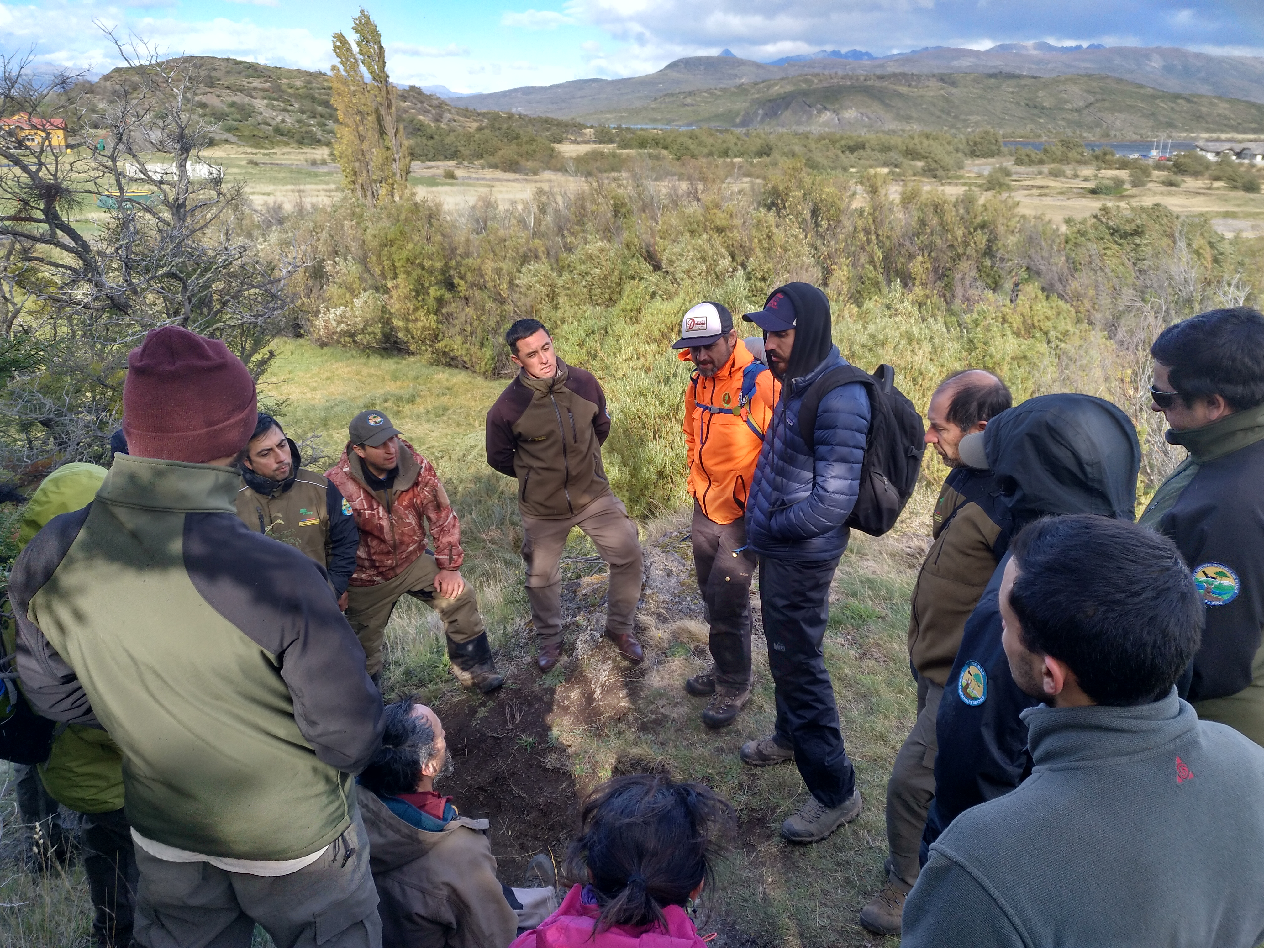 CEQUA desarrolla capacitación en mantención de senderos en el Parque Nacional Torres del Paine