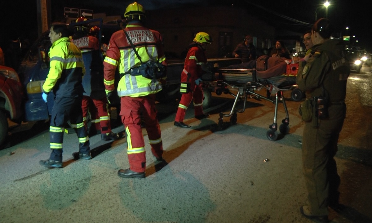 Dos lesionados fue el saldo de una colisión ocurrida esta tarde entre una camioneta y un camión Porter