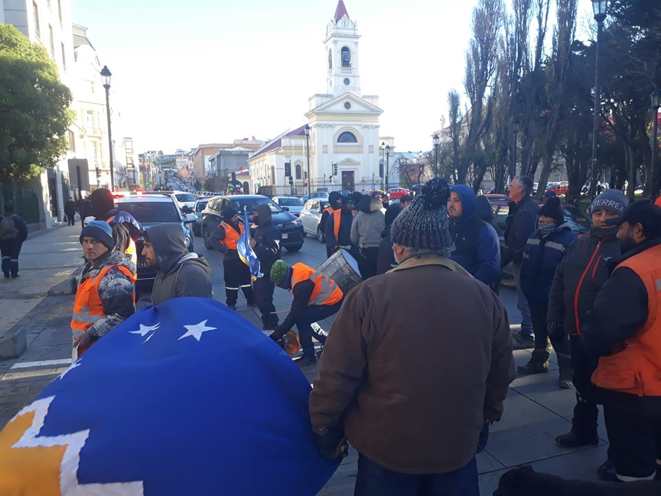 Termina negociación colectiva y huelga de trabajadores de la empresa Areas Verdes de Punta Arenas con un acuerdo satisfactorio