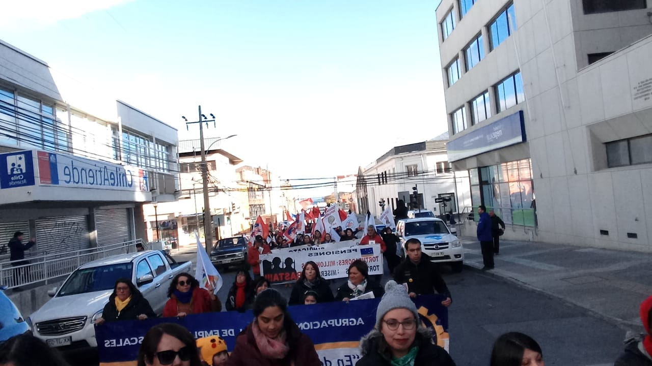 Más de medio millar de trabajadores en la marcha del 1° de Mayo en Punta Arenas